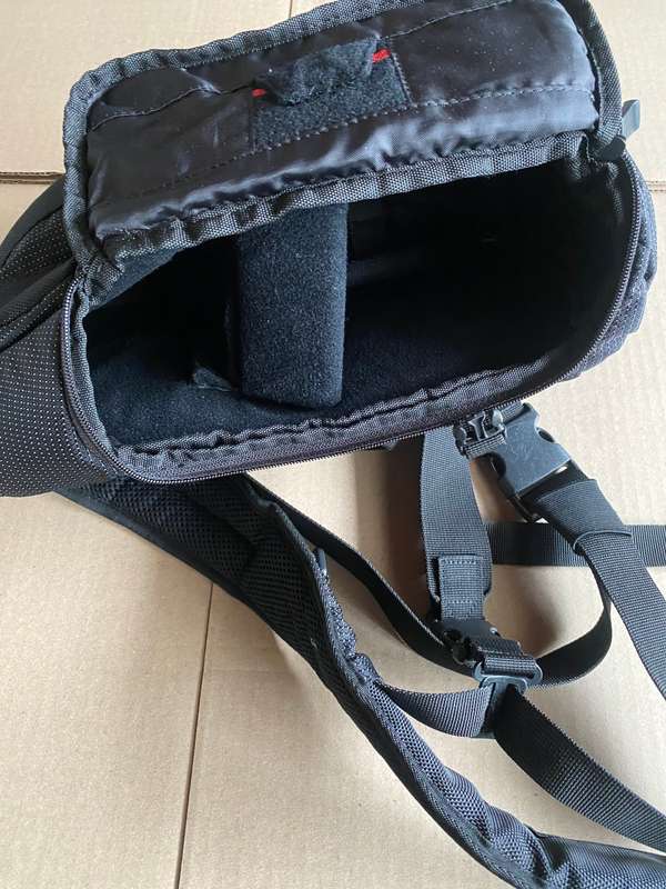 EOS  CAMERA BAG IN GOOD  CONDITION